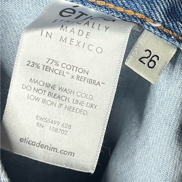 Etica NWT Savana Paneled Relaxed Raw Hem Denim Shorts - Picture 5 of 5